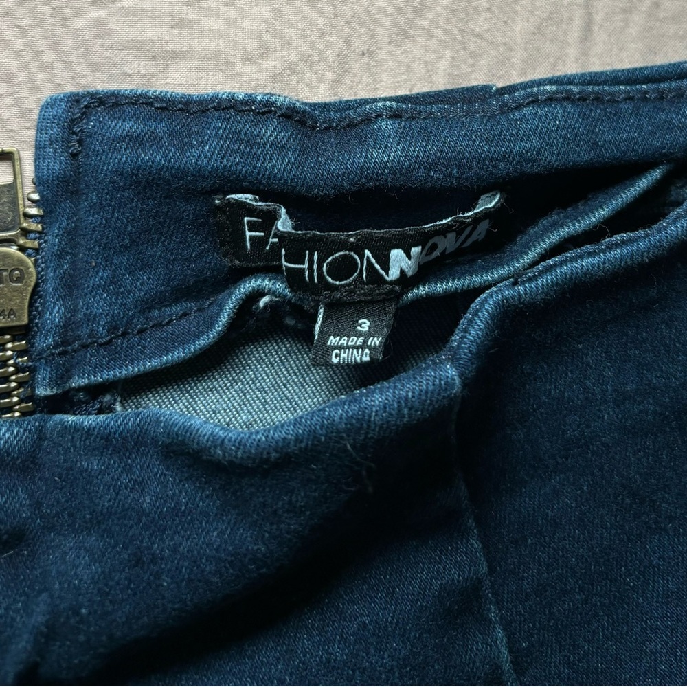 Fashion Nova flare jeans - Picture 8 of 8